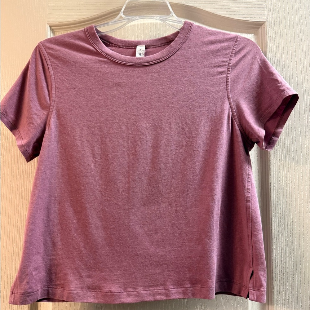 Lululemon short sleeved tee